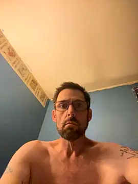 Snapshot of biggdaddyandqueenn chatting on November 15, 2025, 10:30 am biggdaddyandqueenn online show from November 15, 2025, 10:30 am