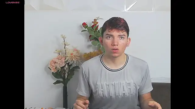 Oliver paris online show from December 1, 2025, 9:26 pm