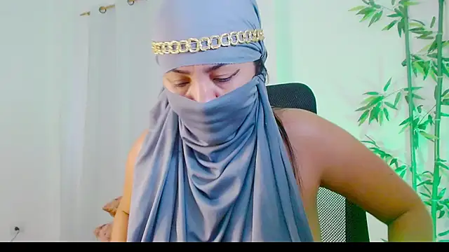 Snapshot of A_N_I_K_A__P_R_E_T_T_Y chatting on November 15, 2025, 10:52 am A N I K A P R E T T Y online show from November 15, 2025, 10:52 am