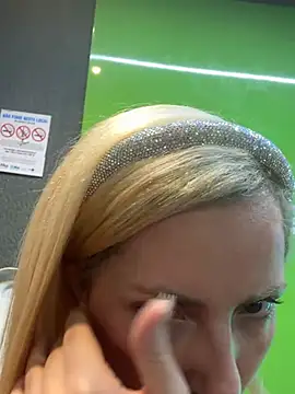 Snapshot of melisboa chatting on March 3, 2026, 2:51 am melisboa online show from March 3, 2026, 2:51 am