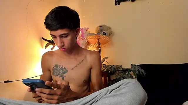 lucian davii online show from December 17, 2025, 3:39 pm