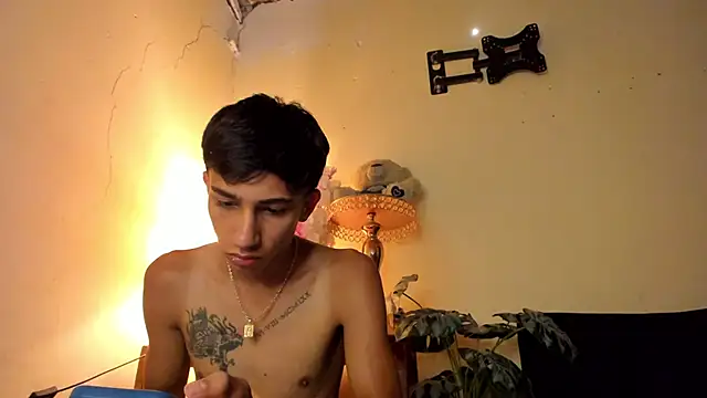 lucian davii online show from December 16, 2025, 2:32 pm