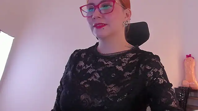 Snapshot of MistressErza chatting on July 6, 2026, 7:27 pm MistressErza online show from July 6, 2026, 7:27 pm