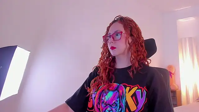 Snapshot of MistressErza chatting on July 9, 2026, 6:07 pm MistressErza online show from July 9, 2026, 6:07 pm