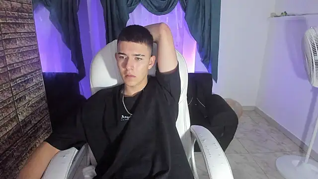 Aleck Boy online show from November 20, 2025, 9:04 pm