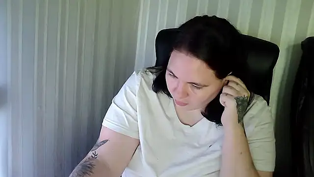 XLisaBlueXsS online show from November 14, 2025, 6:28 am