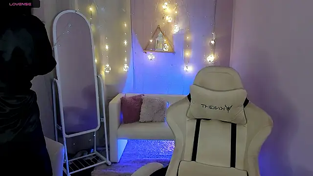 Snapshot of Hanako_Rey chatting on February 4, 2026, 5:24 am Hanako Rey online show from February 4, 2026, 5:24 am