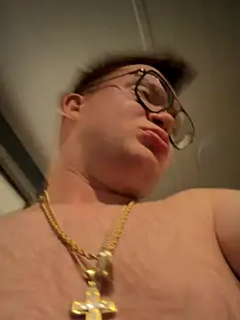 Mr-Red1997 online show from November 5, 2025, 1:09 am