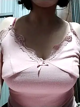 Snapshot of Niramiu chatting on December 20, 2025, 4:32 pm Niramiu online show from December 20, 2025, 4:32 pm