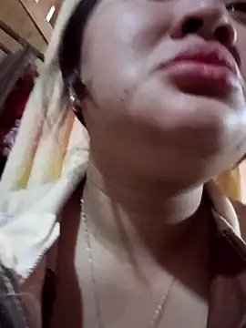 Bee-bgolden online show from November 25, 2025, 3:07 am