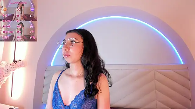 Snapshot of Isabella_Crofts chatting on May 19, 2026, 3:02 am Isabella Crofts online show from May 19, 2026, 3:02 am