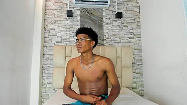 XAVI LEE online show from November 26, 2025, 7:58 pm