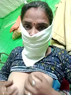 Snapshot of Hotgirl_AD chatting on November 9, 2025, 9:30 pm Hotgirl AD online show from November 9, 2025, 9:30 pm