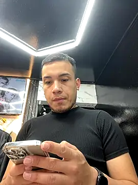 Daniel Martinz online show from November 8, 2025, 5:49 pm