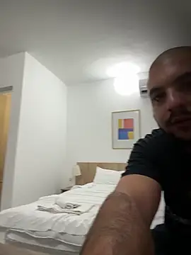 Snapshot of antistop14 chatting on November 5, 2025, 12:14 am antistop14 online show from November 5, 2025, 12:14 am