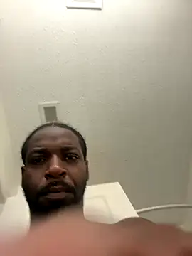 Snapshot of Smoove33 chatting on November 5, 2025, 8:39 am Smoove33 online show from November 5, 2025, 8:39 am