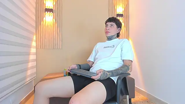 DANTE ARMSTRONG online show from December 5, 2025, 3:38 am