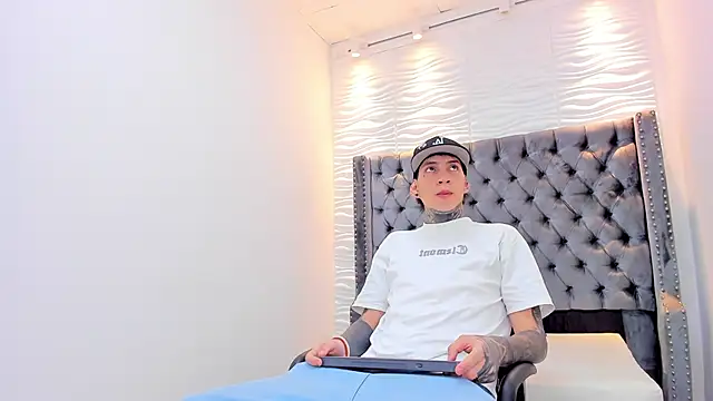 DANTE ARMSTRONG online show from January 8, 2026, 3:56 am