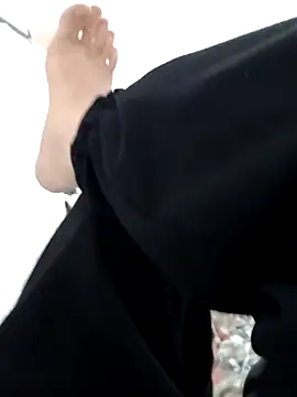 Snapshot of Mahsime chatting on November 23, 2025, 12:04 pm Mahsime online show from November 23, 2025, 12:04 pm