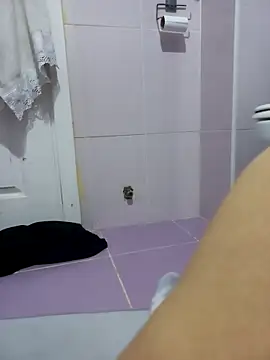 Snapshot of Mahsime chatting on December 15, 2025, 11:20 pm Mahsime online show from December 15, 2025, 11:20 pm