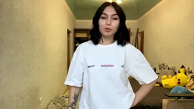 Snapshot of LonnaStehlik chatting on November 4, 2025, 11:14 am LonnaStehlik online show from November 4, 2025, 11:14 am