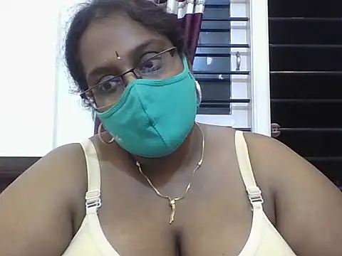 hootypriya online show from December 3, 2025, 7:02 pm