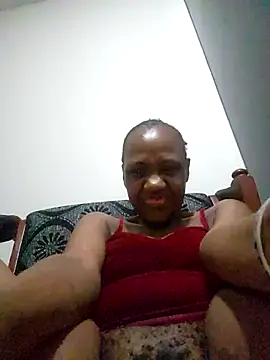 Snapshot of Mommy_Sienna chatting on January 19, 2026, 12:58 am Mommy Sienna online show from January 19, 2026, 12:58 am