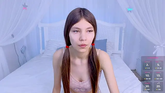Snapshot of Little__Lunaa chatting on May 24, 2026, 9:20 am Little Lunaa online show from May 24, 2026, 9:20 am
