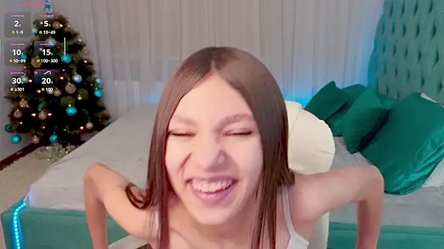 Snapshot of Little__Lunaa chatting on December 22, 2025, 10:15 am Little Lunaa online show from December 22, 2025, 10:15 am