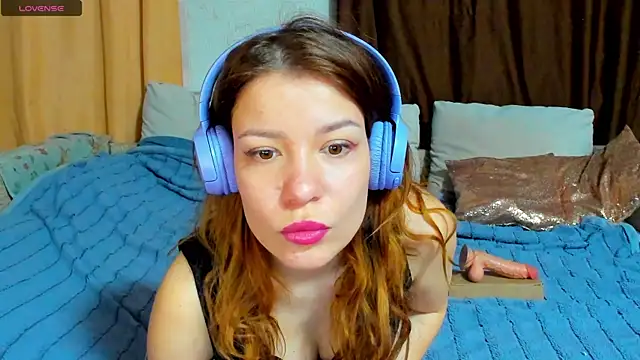 Eva purrr  online show from April 5, 2026, 1:12 am