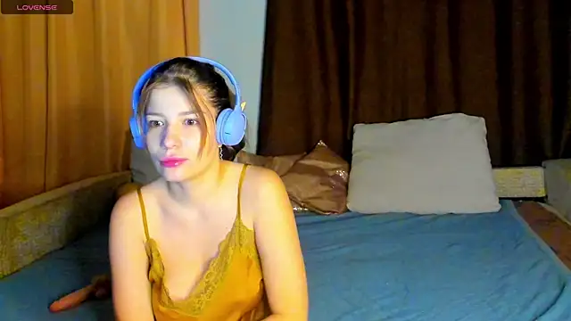 Snapshot of Eva_purrr_ chatting on November 5, 2025, 1:20 am Eva purrr online show from November 5, 2025, 1:20 am