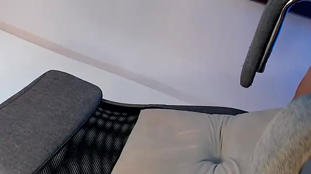 Snapshot of miss_ditey09 chatting on November 5, 2025, 1:36 pm miss ditey09 online show from November 5, 2025, 1:36 pm