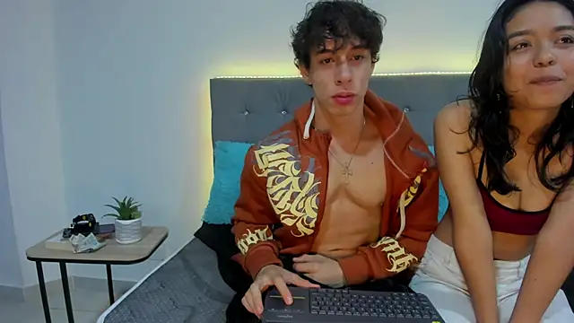 chris evans27 online show from November 17, 2025, 4:05 am