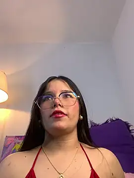 Snapshot of violettabond chatting on April 29, 2026, 6:25 pm violettabond online show from April 29, 2026, 6:25 pm