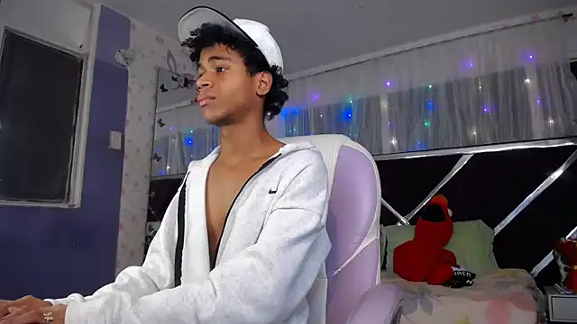 Snapshot of Santy_bigcock_01 chatting on May 31, 2026, 8:53 pm Santy bigcock 01 online show from May 31, 2026, 8:53 pm