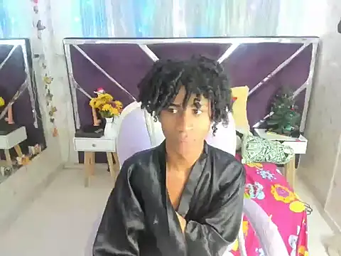 Snapshot of Santy_bigcock_01 chatting on November 14, 2025, 11:36 am Santy bigcock 01 online show from November 14, 2025, 11:36 am