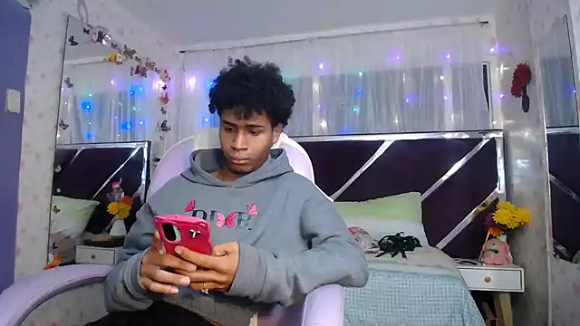 Santy bigcock 01 online show from April 1, 2026, 12:28 pm