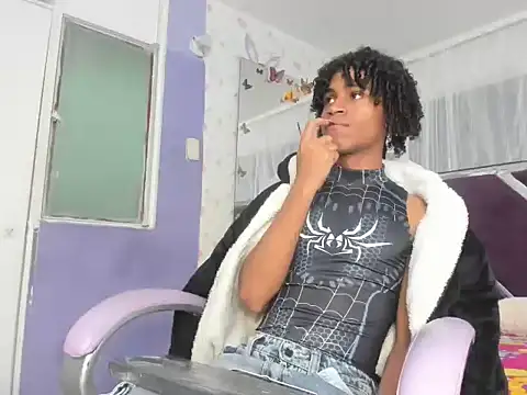 Snapshot of Santy_bigcock_01 chatting on November 23, 2025, 2:32 am Santy bigcock 01 online show from November 23, 2025, 2:32 am