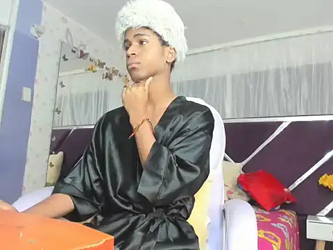 Snapshot of Santy_bigcock_01 chatting on December 18, 2025, 11:58 am Santy bigcock 01 online show from December 18, 2025, 11:58 am