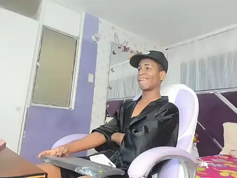 Snapshot of Santy_bigcock_01 chatting on November 20, 2025, 2:07 pm Santy bigcock 01 online show from November 20, 2025, 2:07 pm