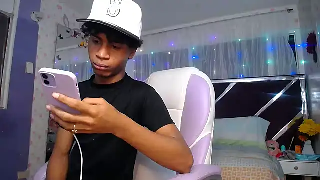 Santy bigcock 01 online show from April 14, 2026, 12:21 pm