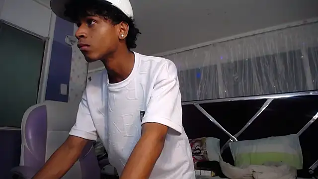 Santy bigcock 01 online show from April 7, 2026, 12:34 am