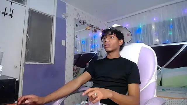 Santy bigcock 01 online show from April 10, 2026, 4:25 pm