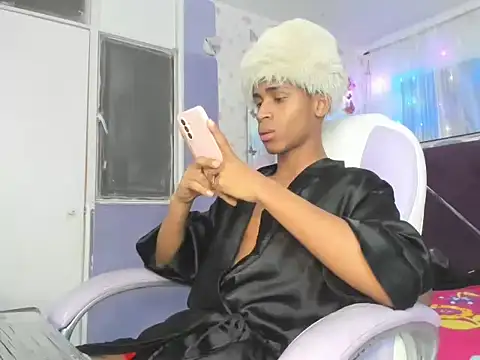 Snapshot of Santy_bigcock_01 chatting on November 9, 2025, 2:15 am Santy bigcock 01 online show from November 9, 2025, 2:15 am