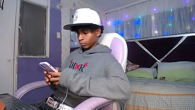 Santy bigcock 01 online show from April 11, 2026, 4:10 pm