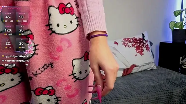 violetwluv online show from November 20, 2025, 6:41 pm