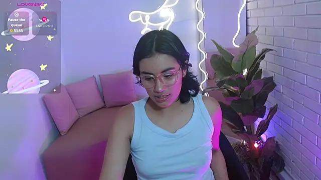 PEACHY TAY online show from November 13, 2025, 11:36 am