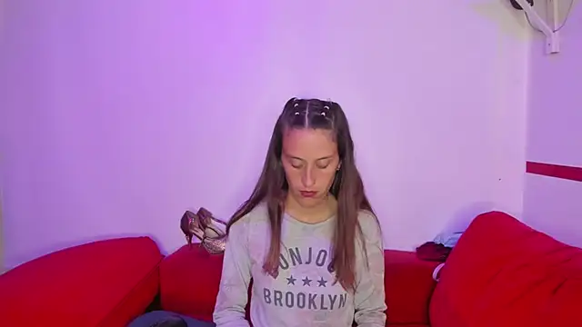 mia luna ed online show from November 14, 2025, 4:10 pm