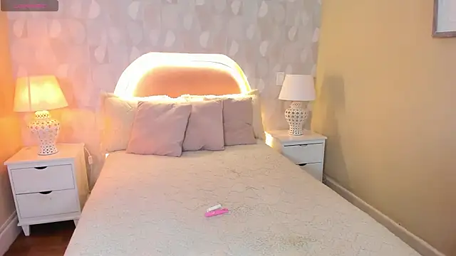 Snapshot of annie__20 chatting on November 15, 2025, 12:31 pm annie 20 online show from November 15, 2025, 12:31 pm