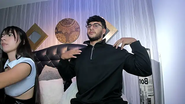 Snapshot of mikeandlucy_ chatting on November 5, 2025, 1:25 pm mikeandlucy online show from November 5, 2025, 1:25 pm